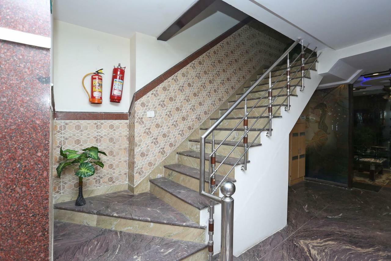 Oyo 30698 Hari Om Guest House Jadabpur Екстер'єр фото